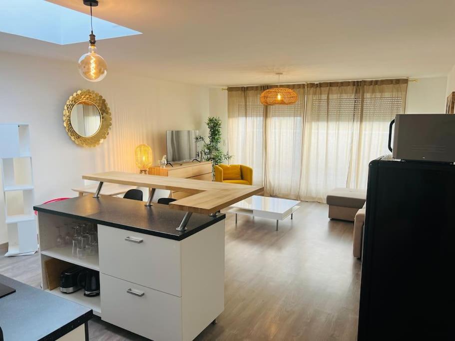 Апартаменты Harmonieux/Bezannes/Pkg Prive Экстерьер фото