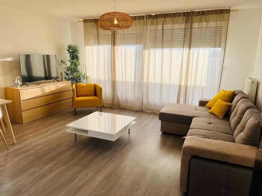 Апартаменты Harmonieux/Bezannes/Pkg Prive Экстерьер фото